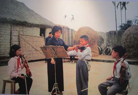 Photo exhibition features children’s hardships during the war - ảnh 3